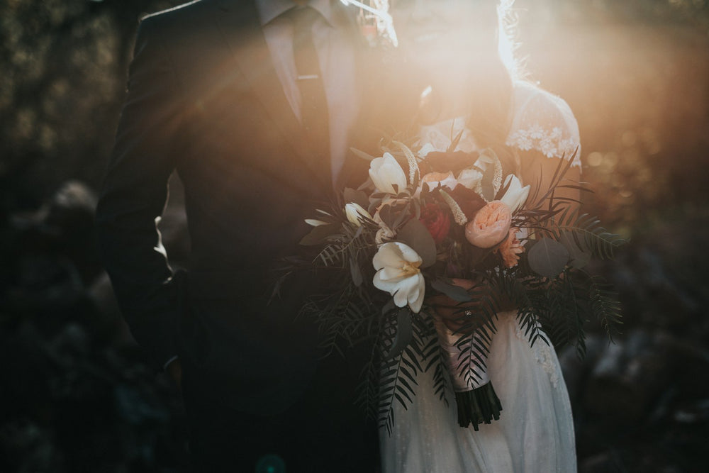 Allestimento matrimonio con tavolo imperiale e tessuti in lino