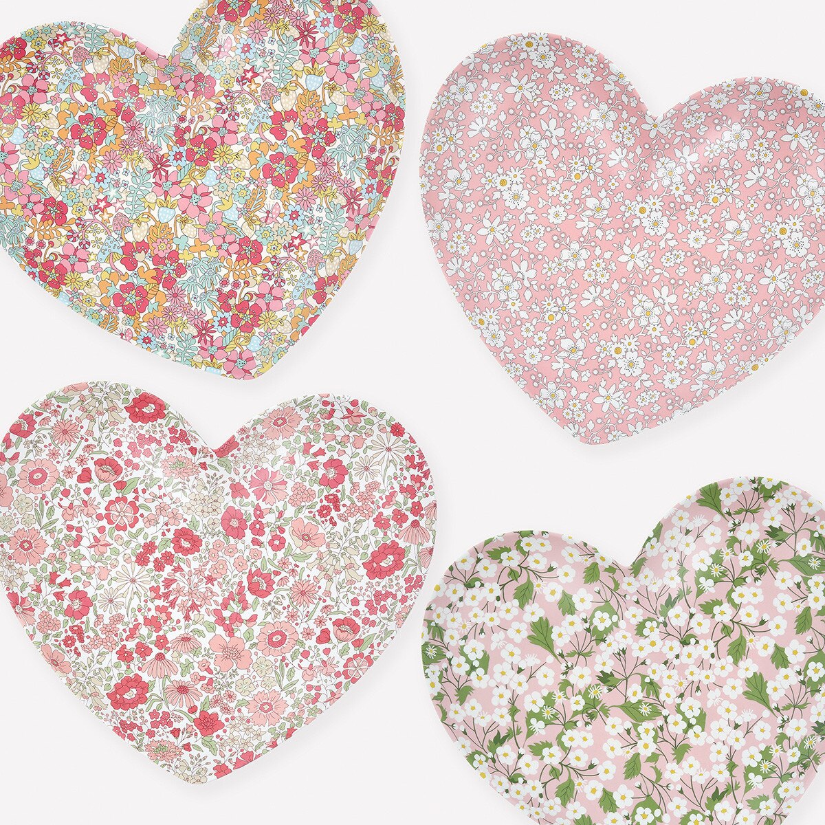 Set misto di piatti riutilizzabili a forma di cuore  Liberty